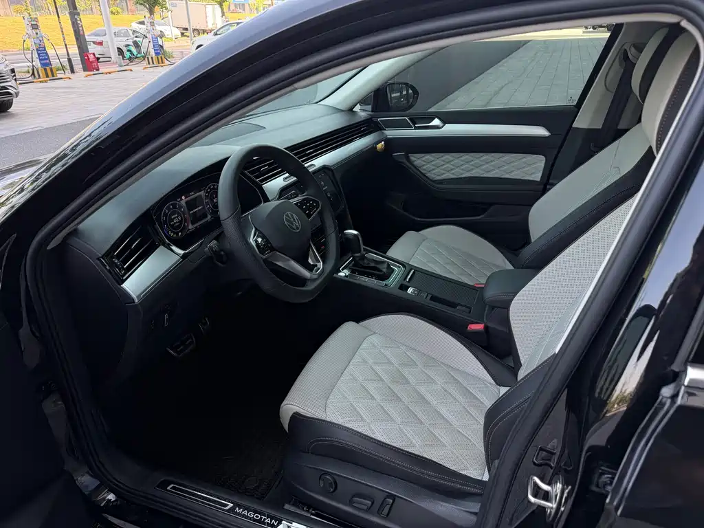Volkswagen Magotan 2023 200 330TSI DSG Luxury