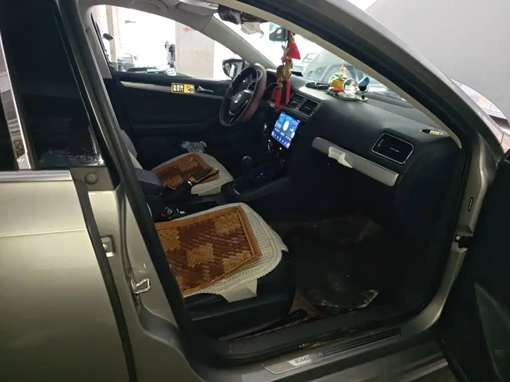 Volkswagen Sagitar — миниатюра 18