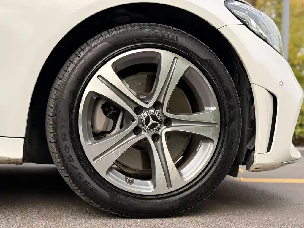 Mercedes-Benz C-Class — миниатюра 6