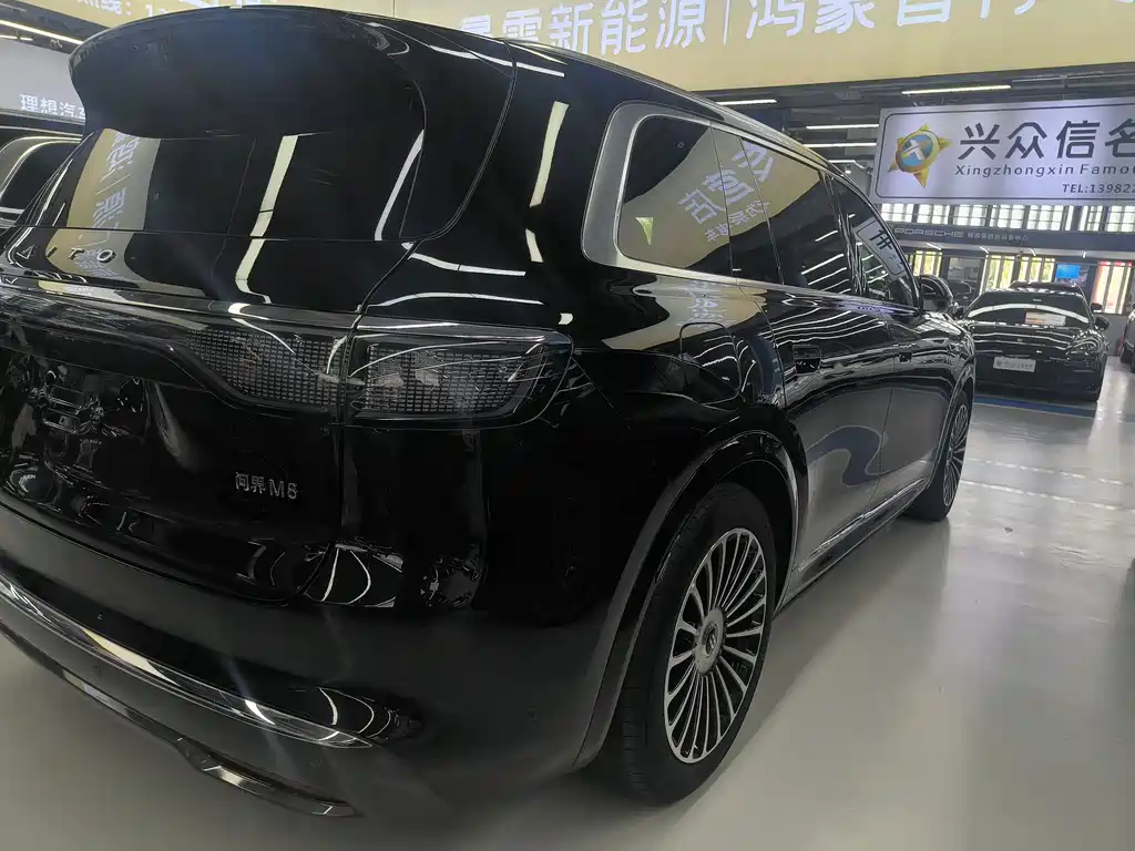 Aito M8 2025 Ultra 53.4kWh 6 мест (192 ）