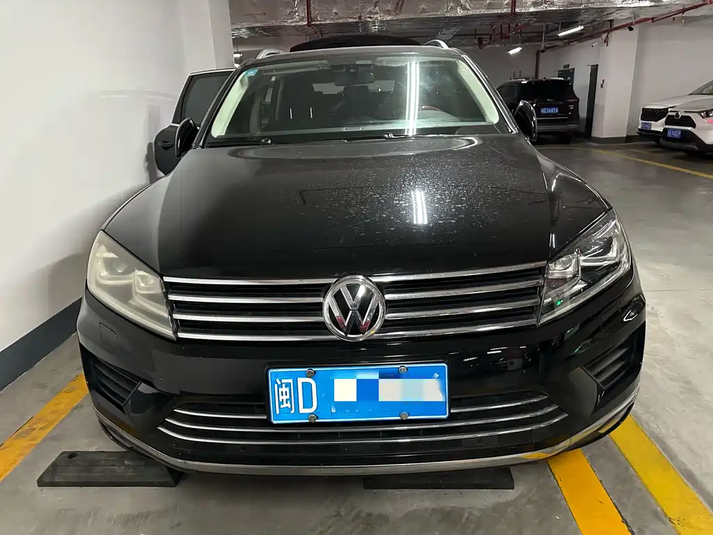 VOLKSWAGEN TOUAREG