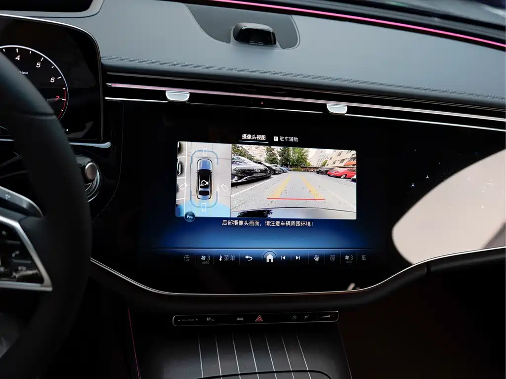 Mercedes-Benz E-Class — миниатюра 20