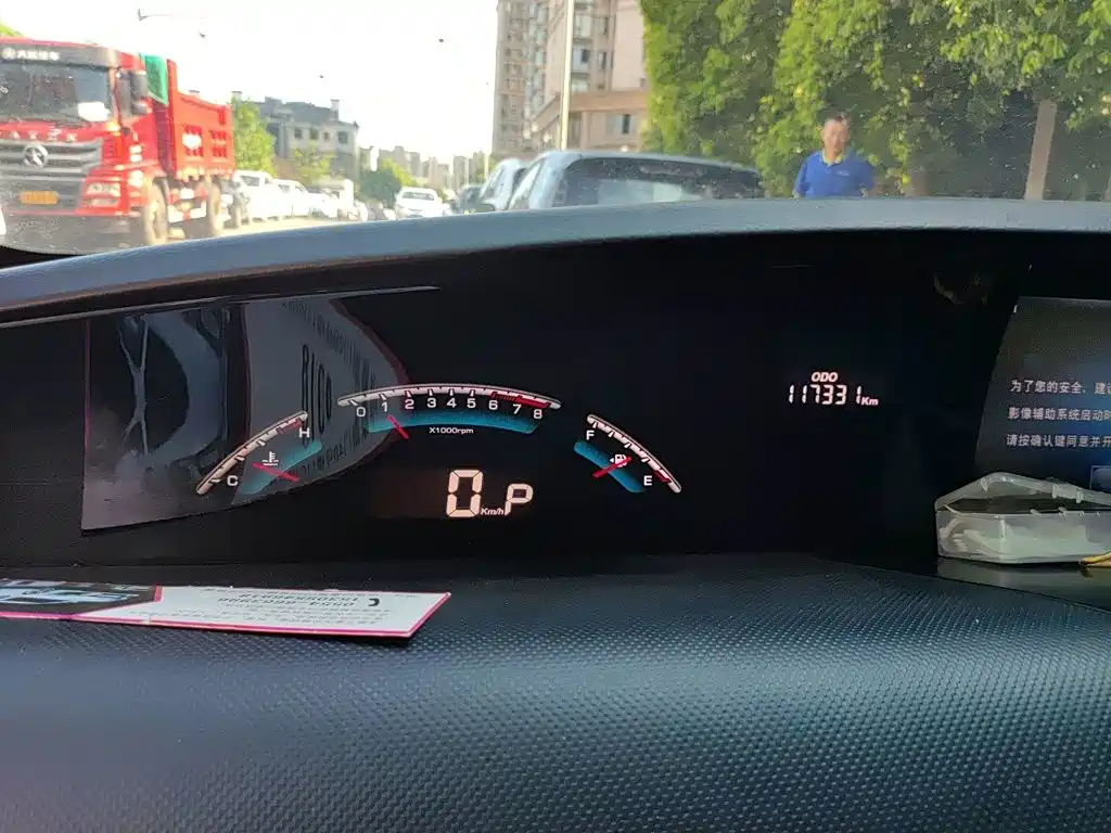 Luxgen Big 7 MPV — миниатюра 12