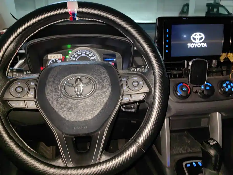 Toyota Corolla Cross — миниатюра 12