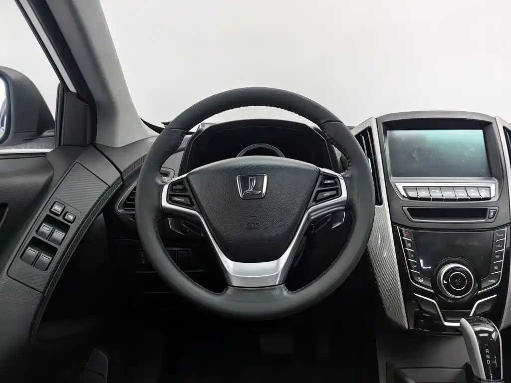 Luxgen U6 — миниатюра 11