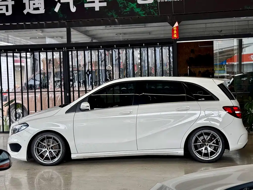 Mercedes-Benz B-Class B 2015 B 260 Sport