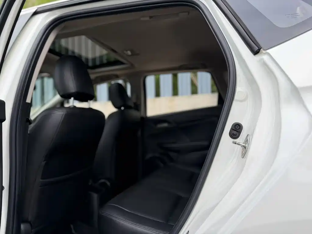 Honda Fit — миниатюра 7