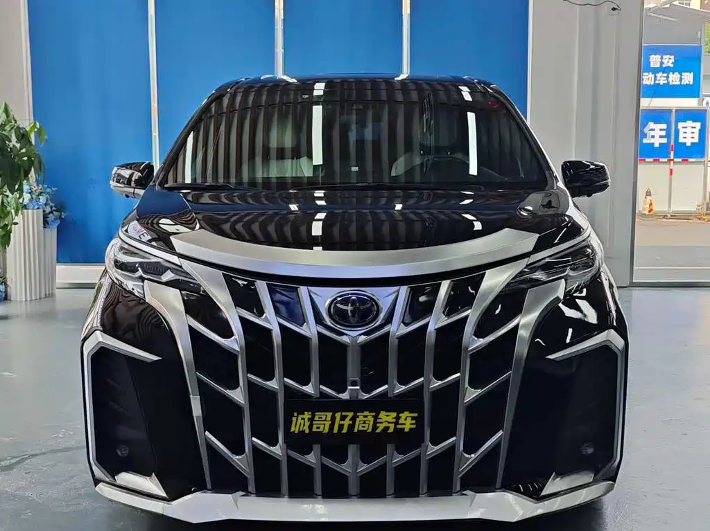 Toyota Sienna — миниатюра 2