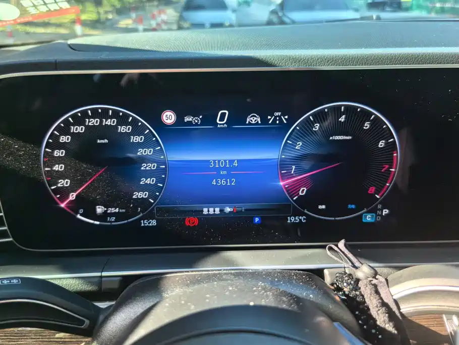 Mercedes-Benz GLE (Import) — миниатюра 14