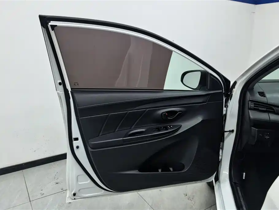 TOYOTA YARIS L ZHIXUAN