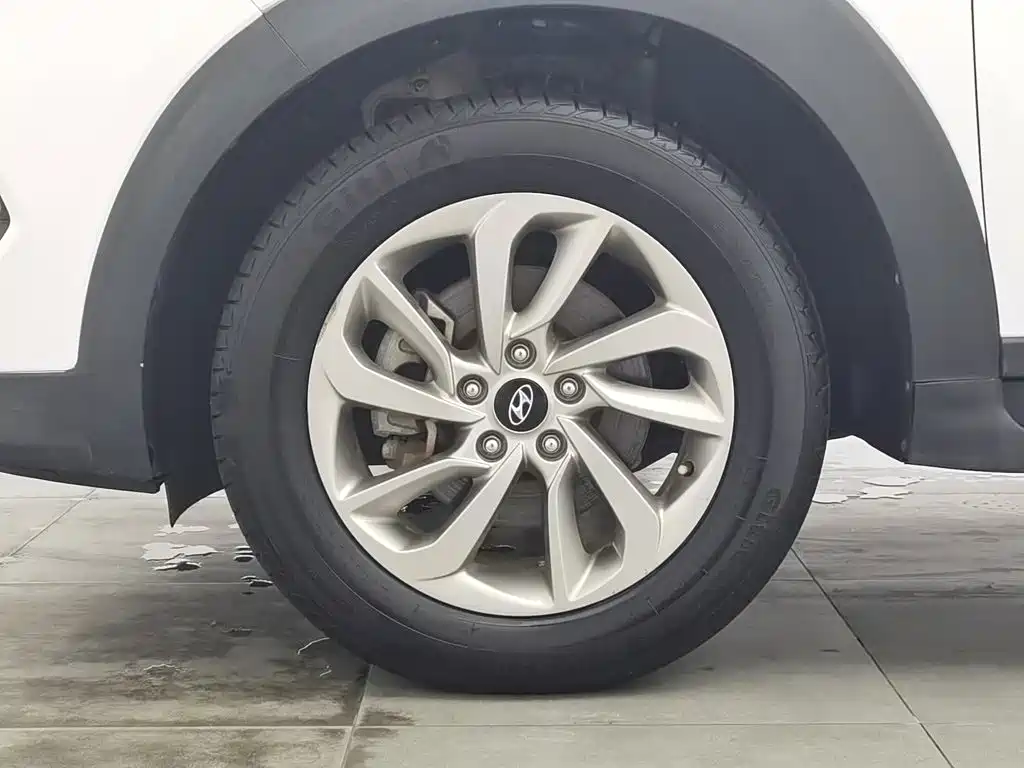 Hyundai Tucson — миниатюра 17