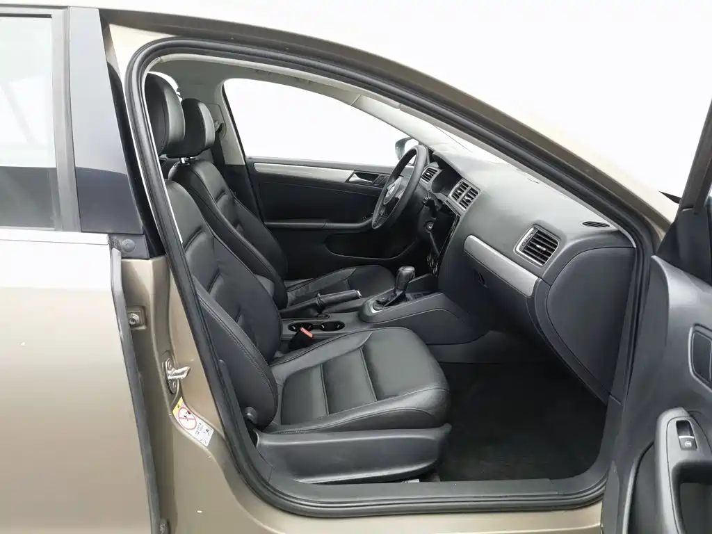 Volkswagen Sagitar — миниатюра 23