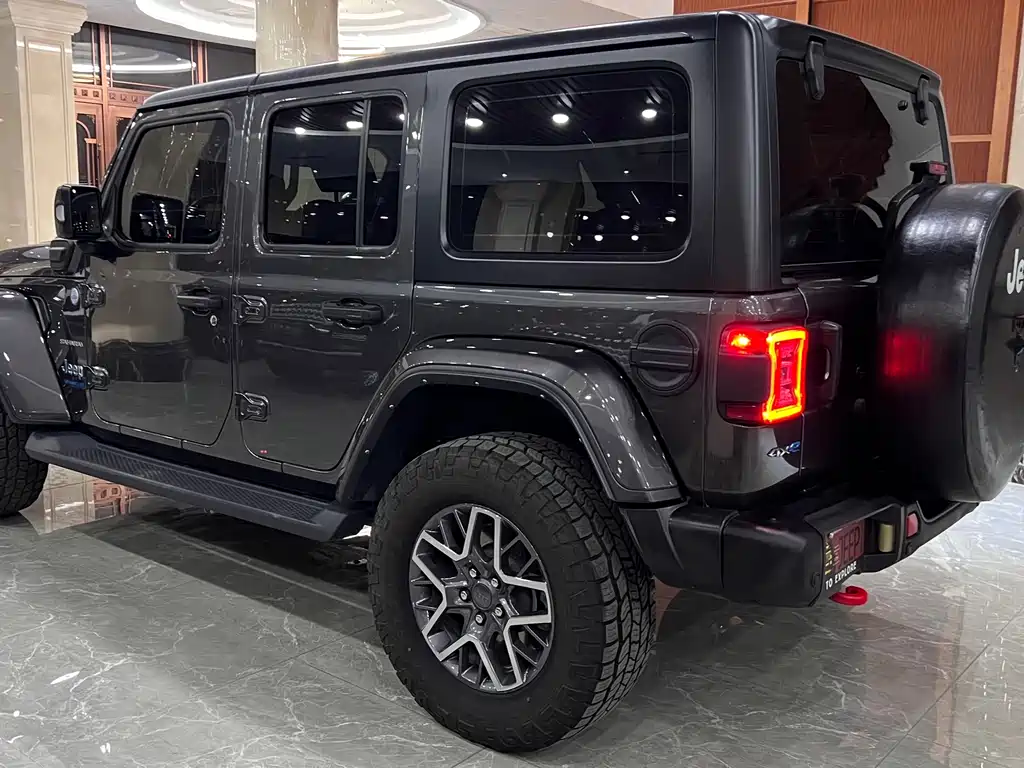 Jeep Wrangler PHEV — миниатюра 6