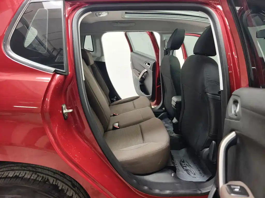 Peugeot 2008 — миниатюра 16