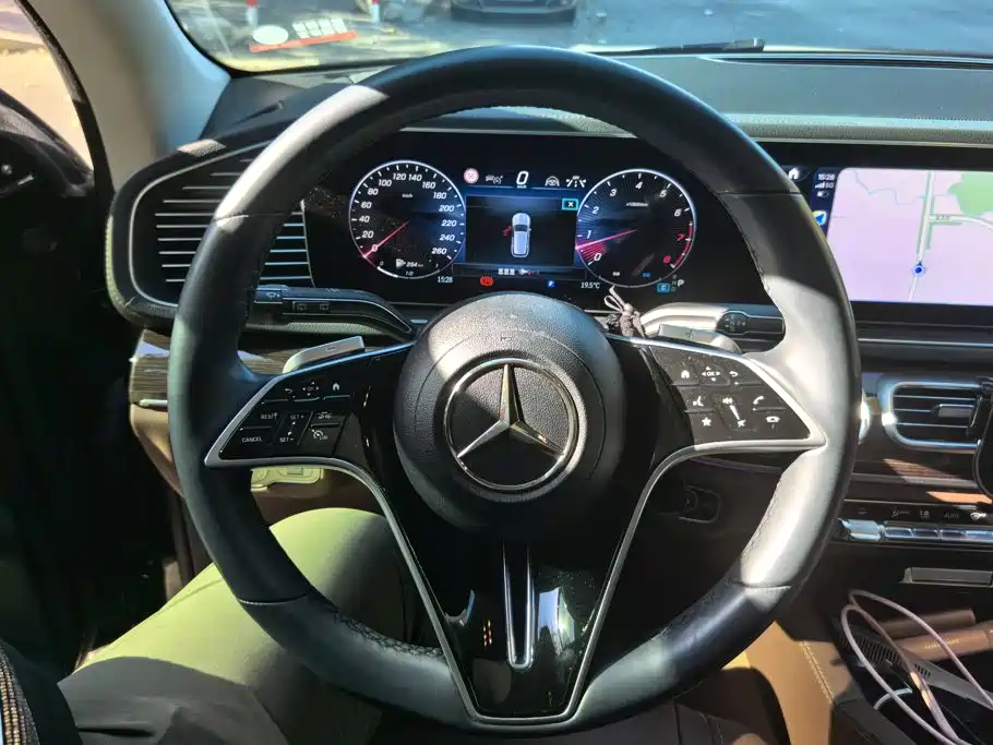 Mercedes-Benz GLE (Import) — миниатюра 15
