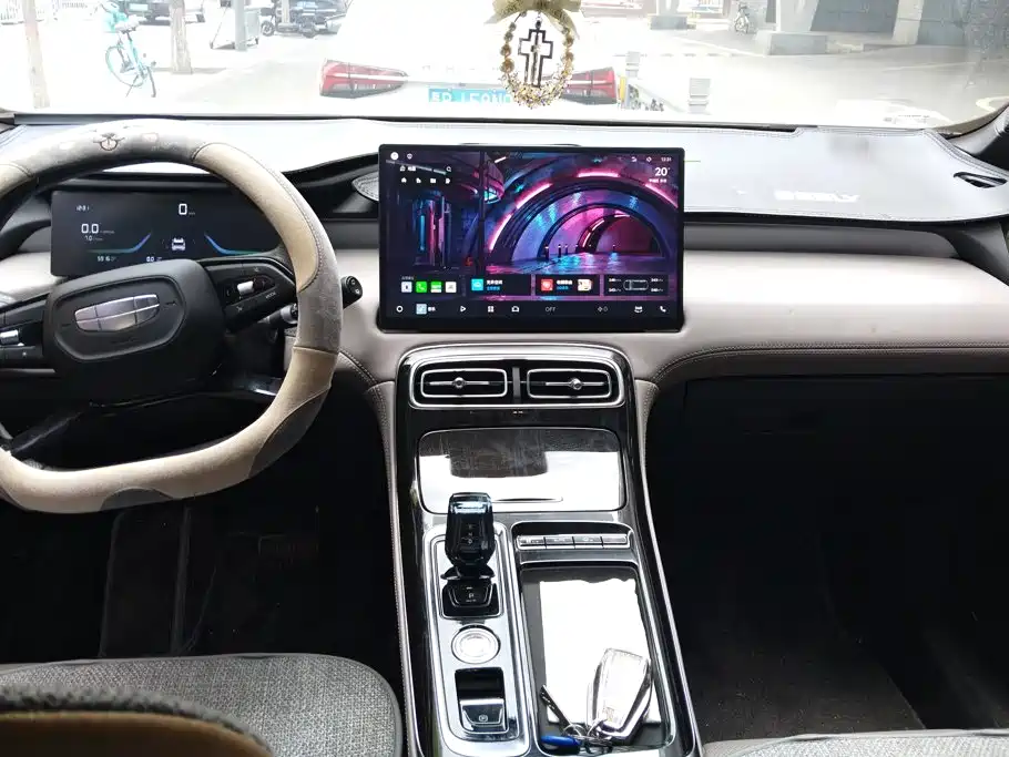 Geely Boyue L — миниатюра 12