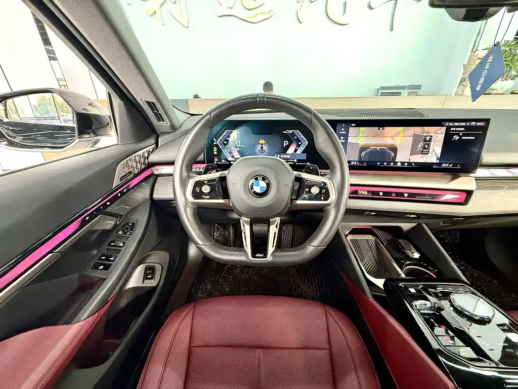 BMW 5 Series — миниатюра 6