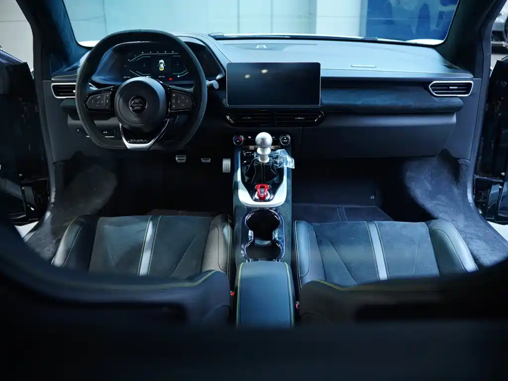 Lotus Emira — миниатюра 35