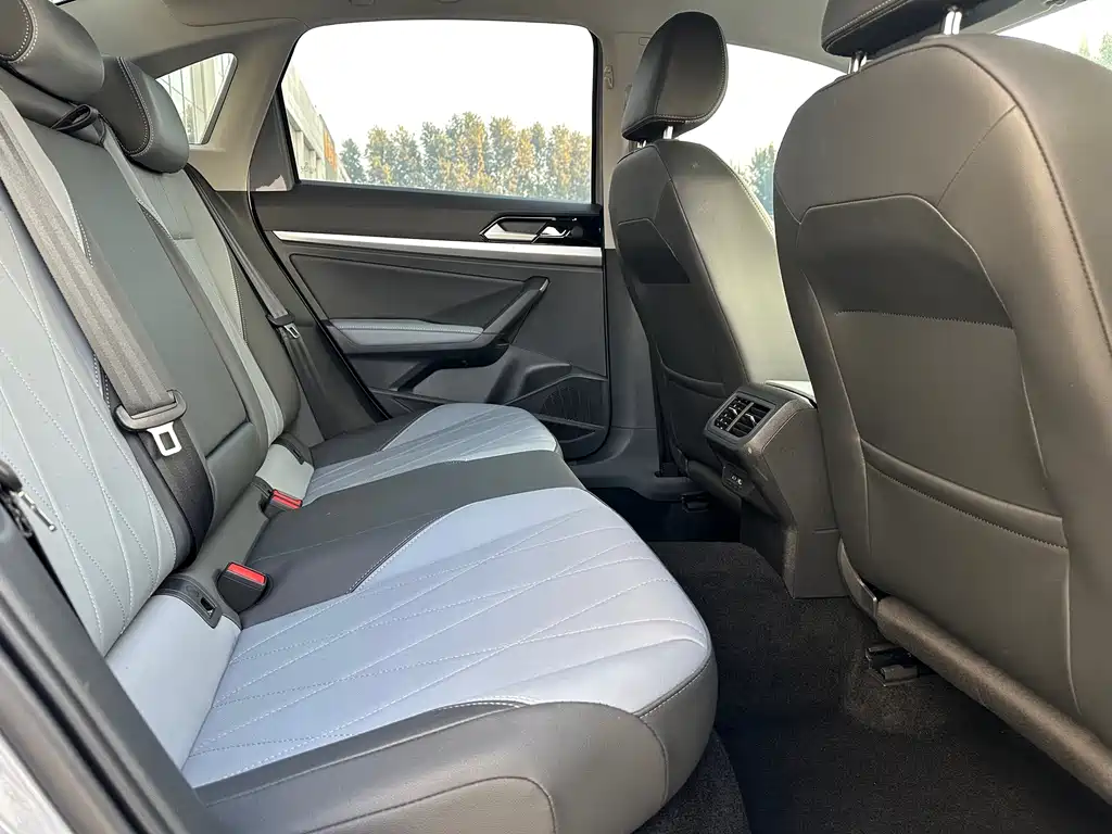 Volkswagen Lavida — миниатюра 10