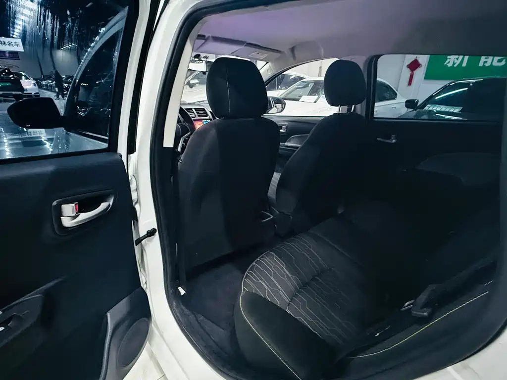 Changan Benben E-Star — миниатюра 7