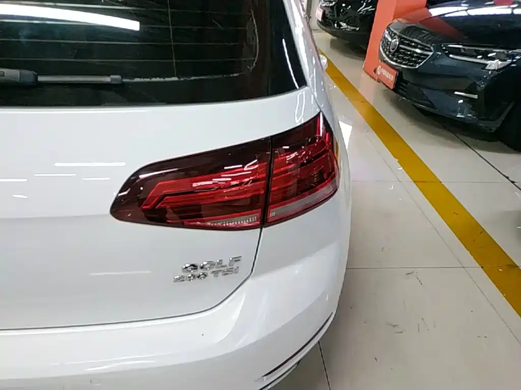 Volkswagen Golf — миниатюра 8