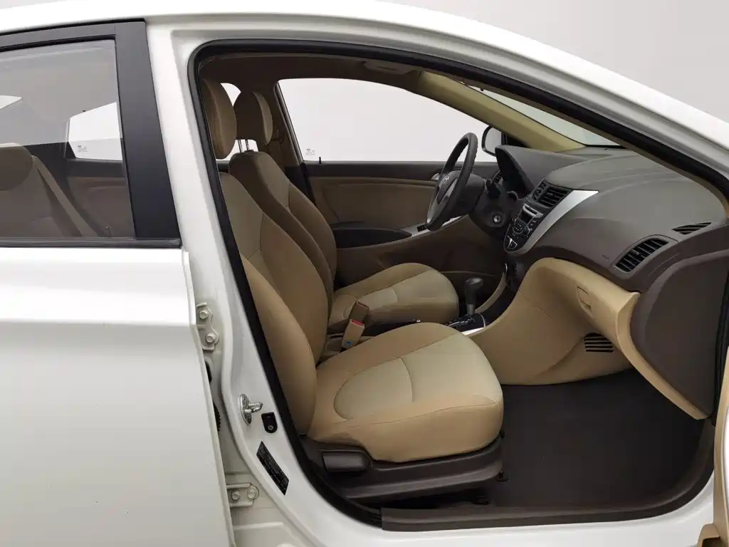 Hyundai Verna — миниатюра 23