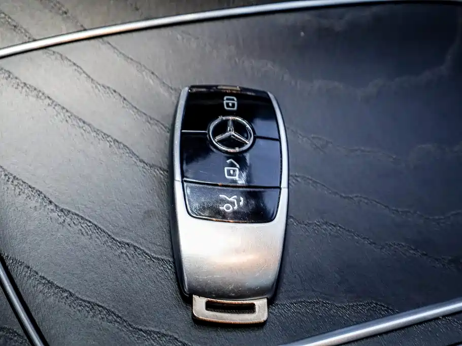 Mercedes-Benz E-Class (Import) — миниатюра 21