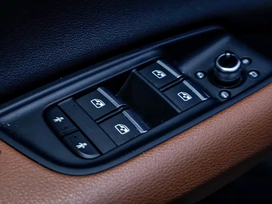 Audi Q7 — миниатюра 12
