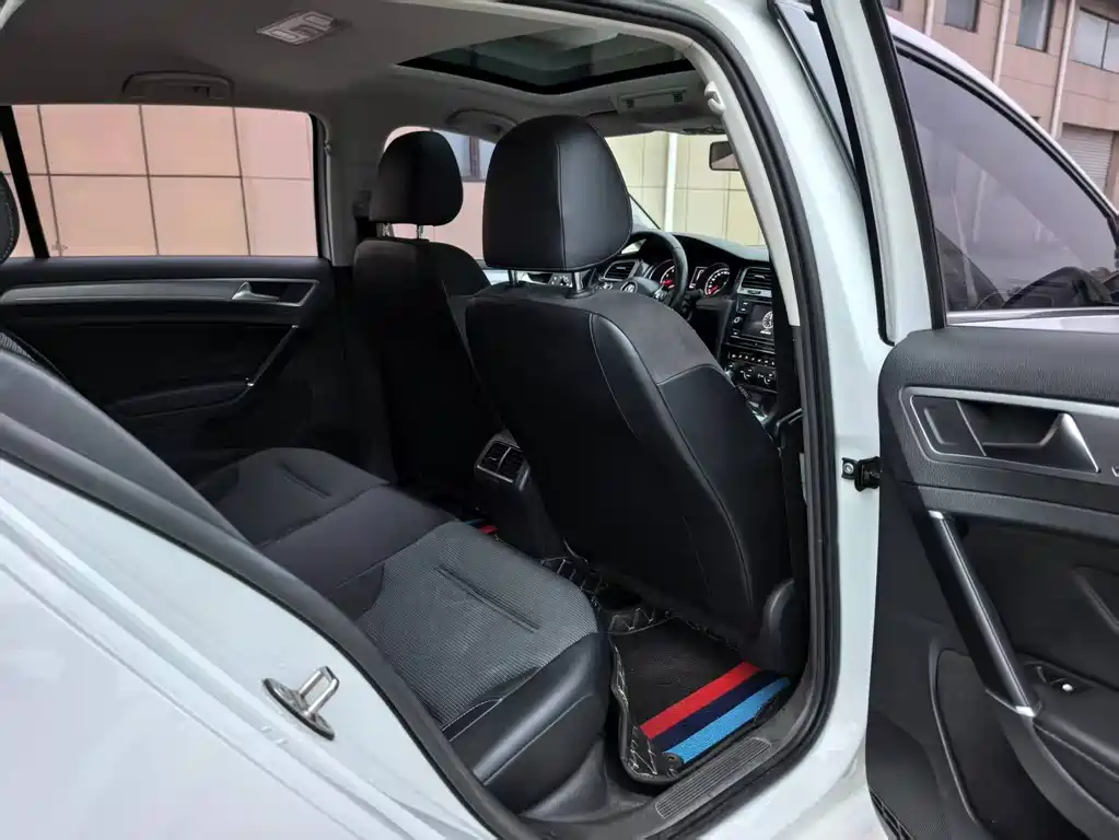 Volkswagen Golf — миниатюра 9