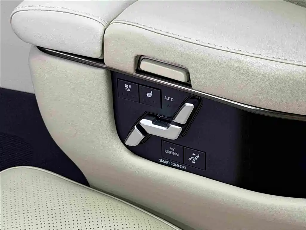 Toyota Vellfire — миниатюра 13
