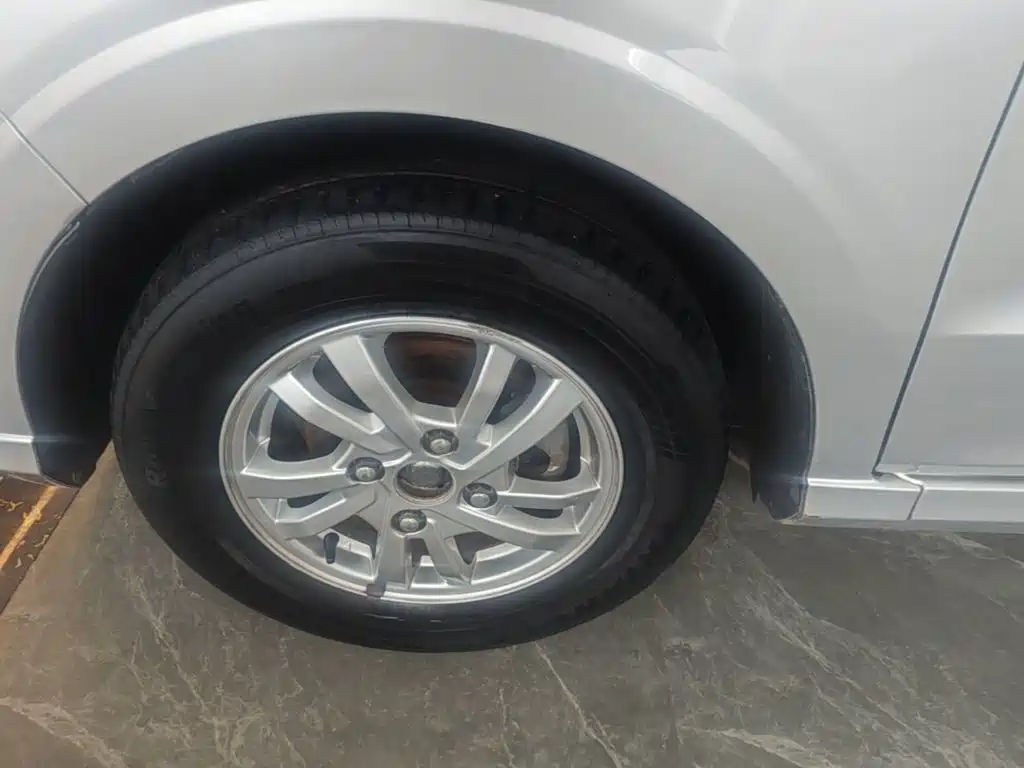 Wuling Hongguang — миниатюра 23