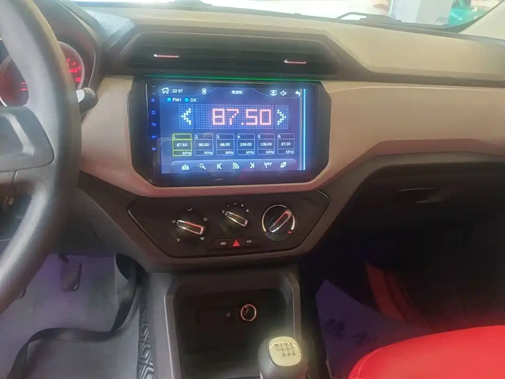 Wuling Hongguang — миниатюра 13