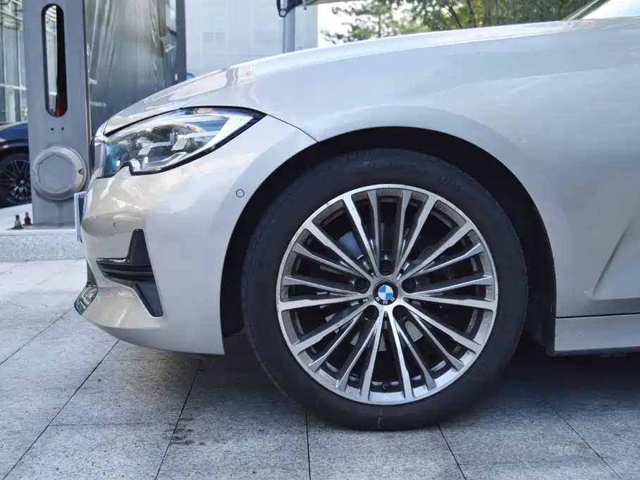 BMW 3 Series — миниатюра 14