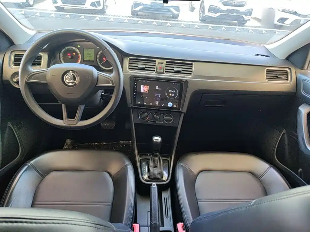 Skoda Rapid — миниатюра 10