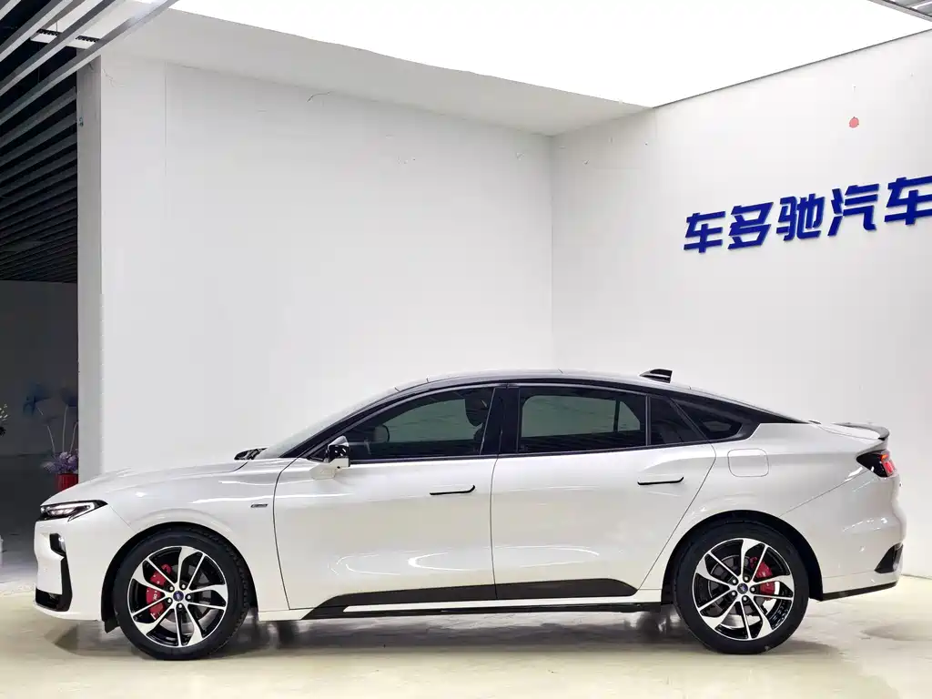 Ford Mondeo — миниатюра 4