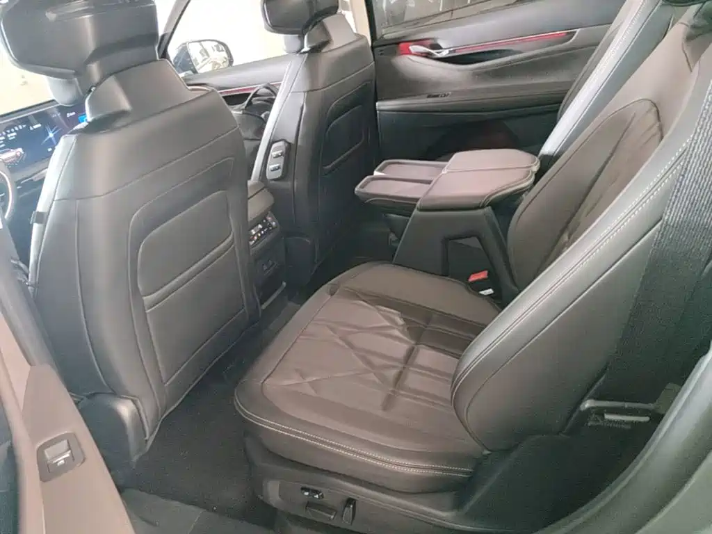 Ford Edge — миниатюра 17