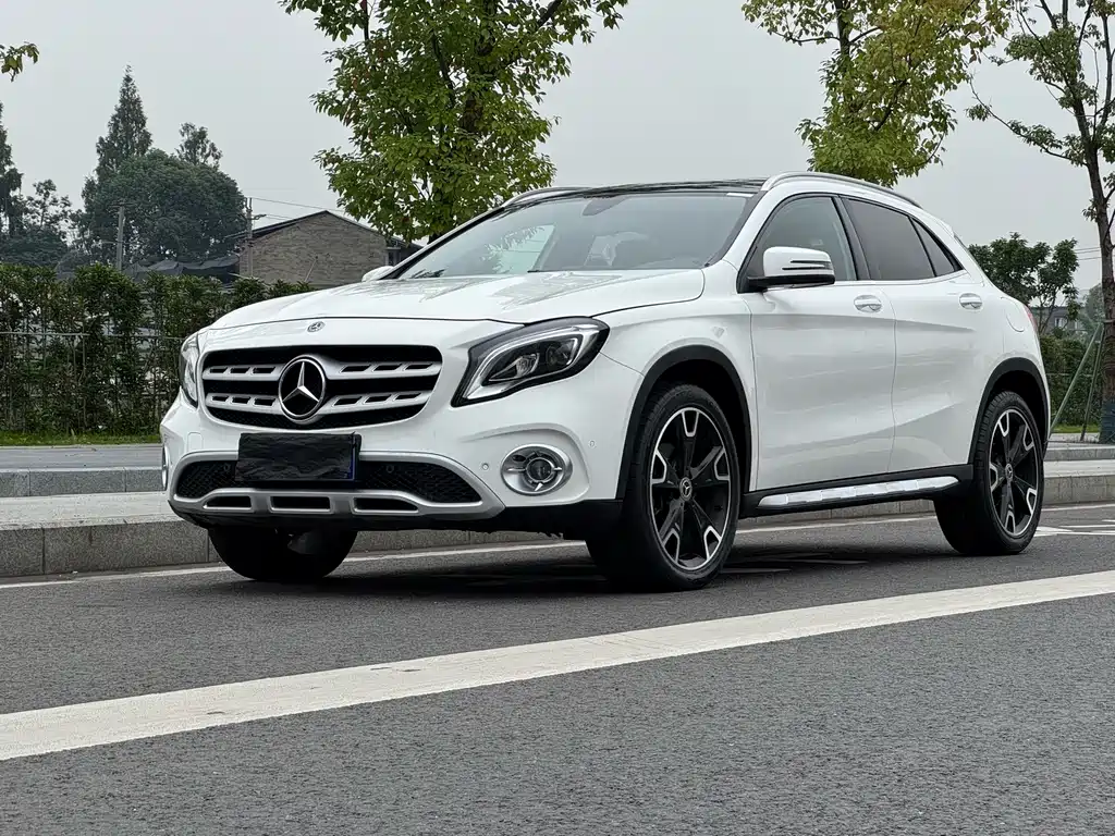 Mercedes-Benz GLA