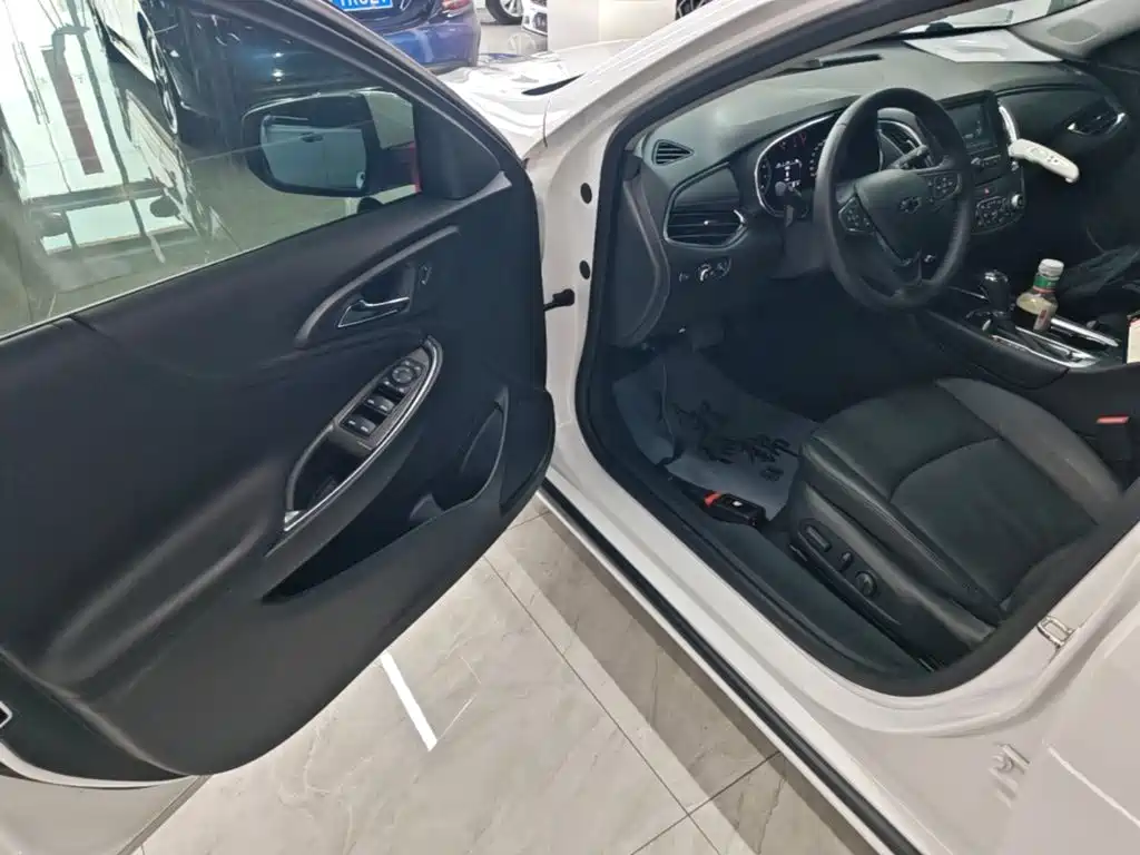 Chevrolet Malibu XL — миниатюра 16