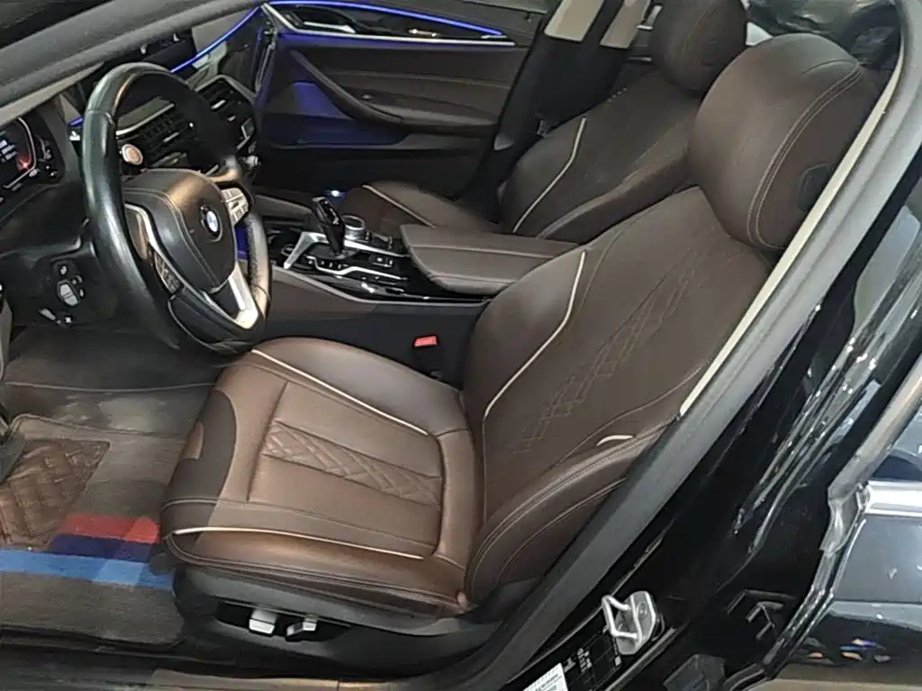 BMW 5 Series — миниатюра 15
