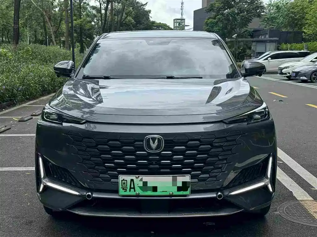 Chang'an Changan UNI-K Smart iDD 2022 Silver/gray из Китая