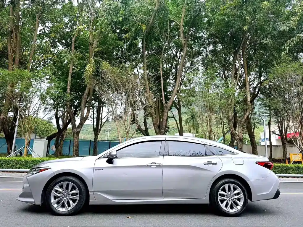 Toyota Avalon — миниатюра 3