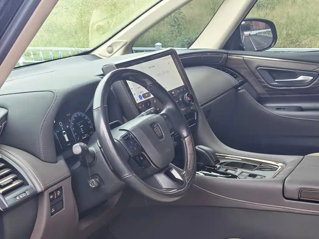 Toyota Vellfire — миниатюра 6