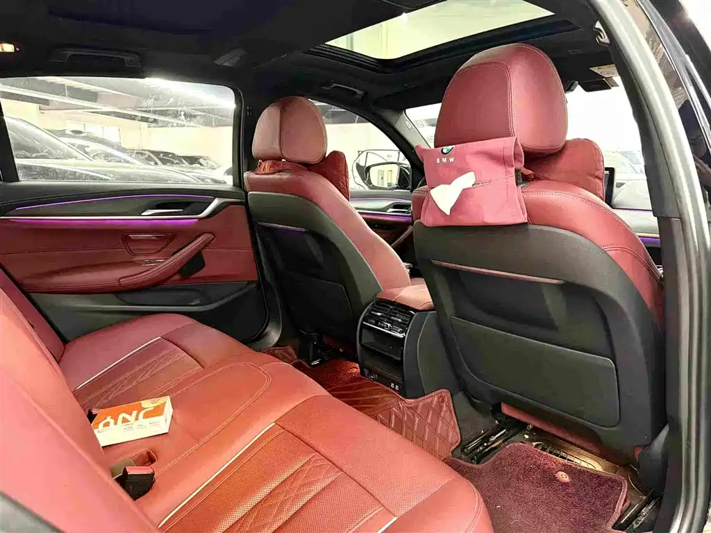 BMW 5 Series — миниатюра 9