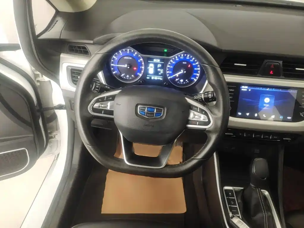 Geely Vision X3 — миниатюра 11