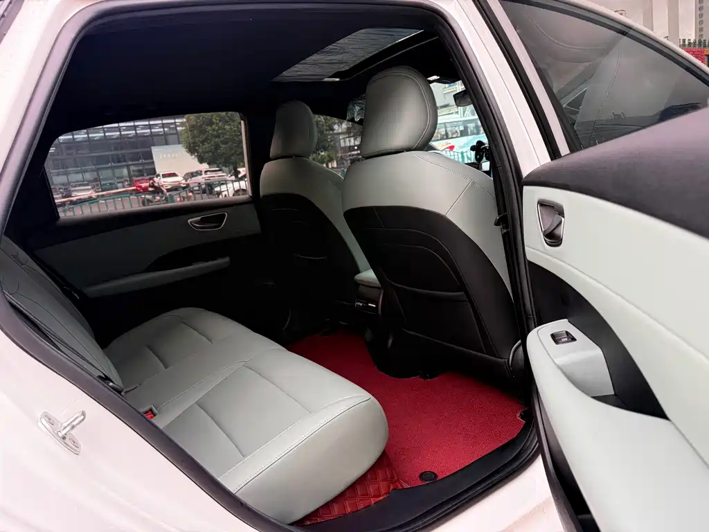 Roewe D6 — миниатюра 12