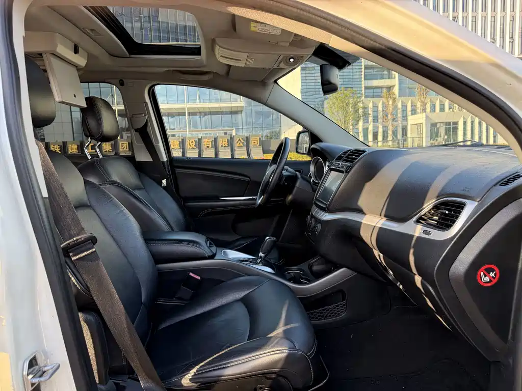Dodge Journey — миниатюра 14