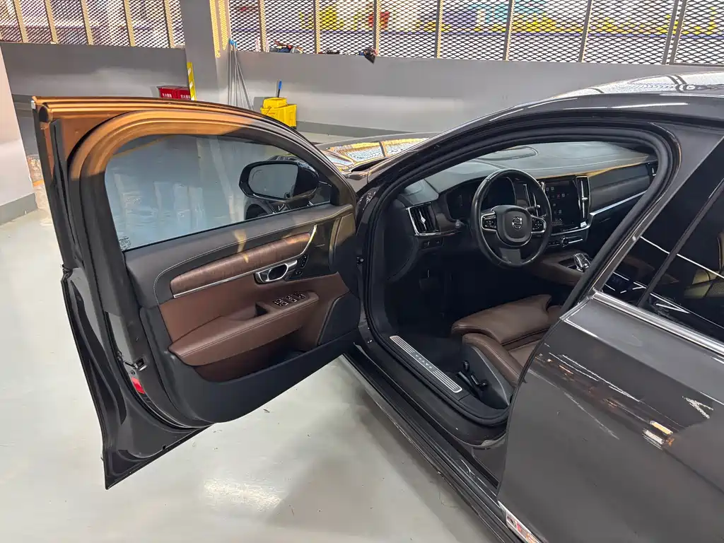 Volvo S90 — миниатюра 9