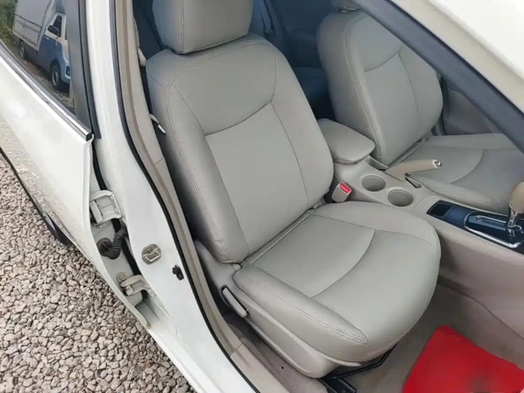 Nissan Tiida — миниатюра 25