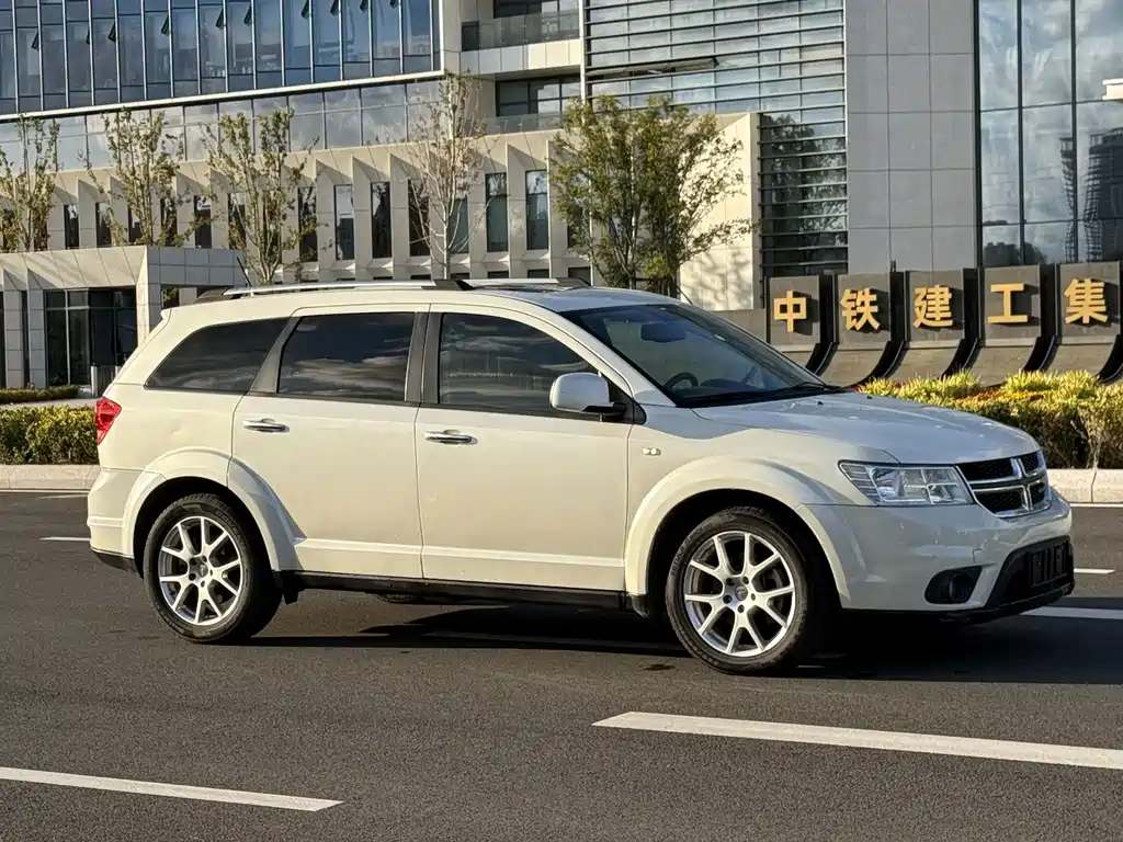 Dodge Journey — миниатюра 3