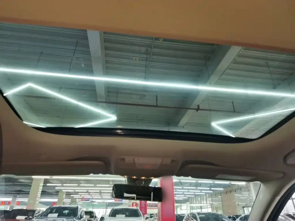 Mercedes-Benz E-Class — миниатюра 14